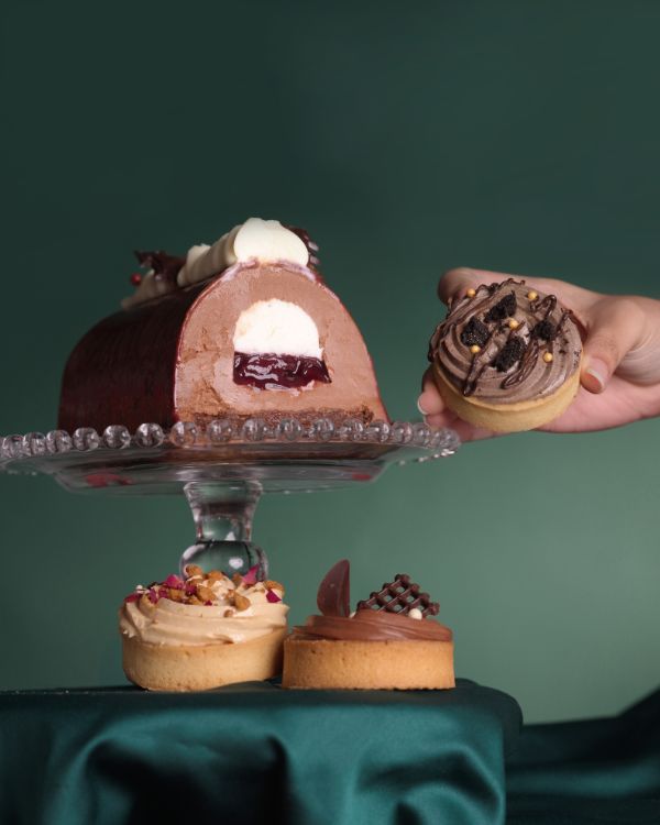 Rose Mousse Tart Set + Black Forest Log Cheesecake